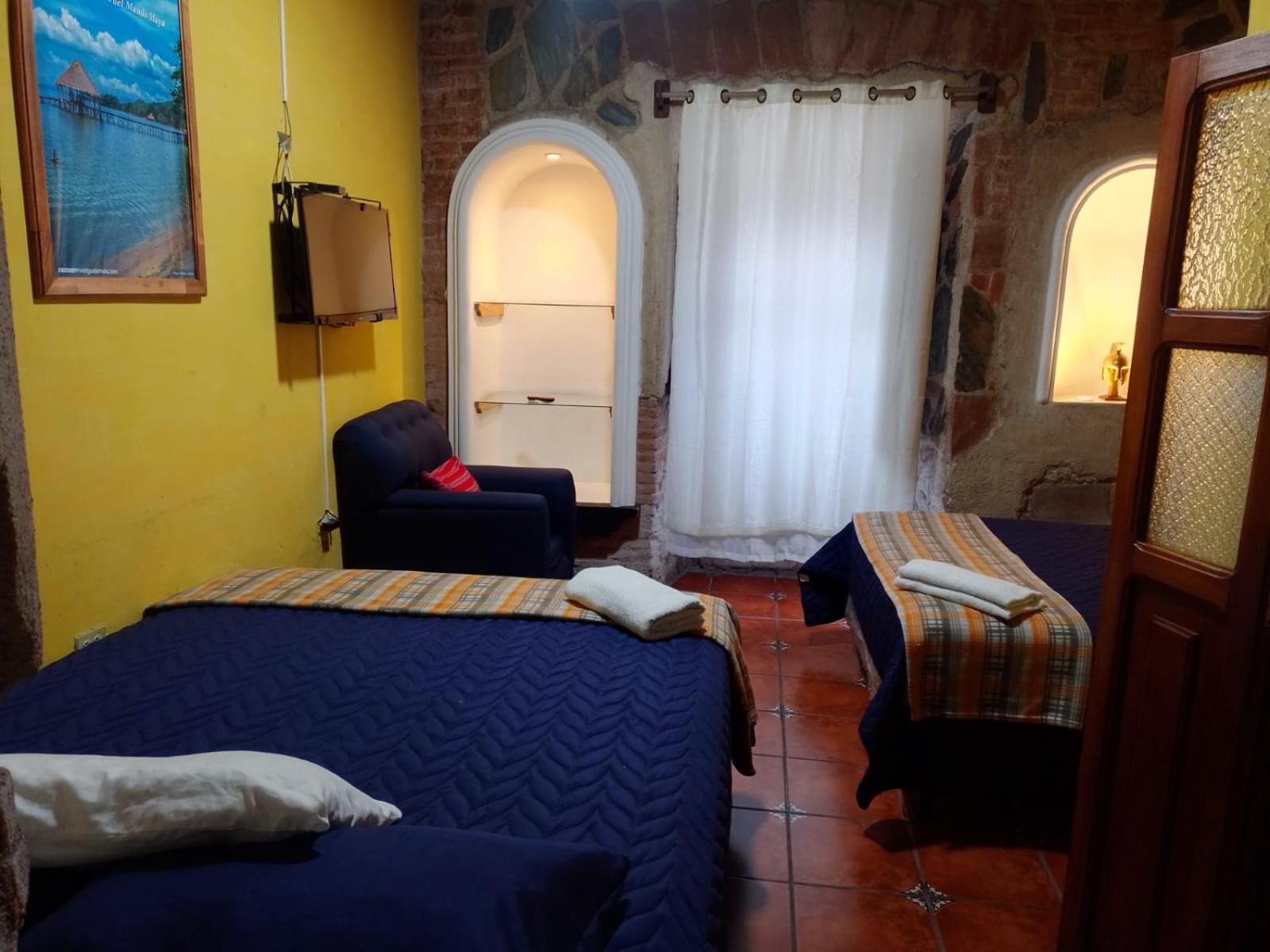 Hotel Posada Gutierrez Antigua Екстериор снимка