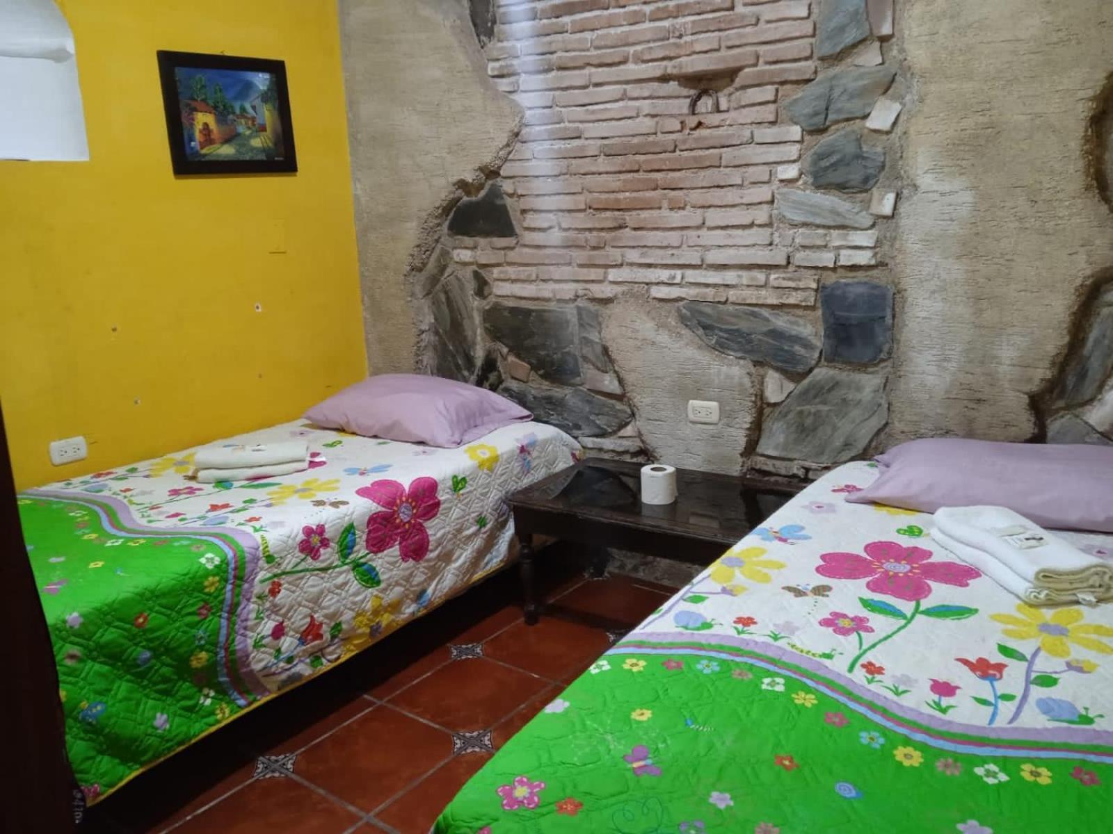Hotel Posada Gutierrez Antigua Екстериор снимка