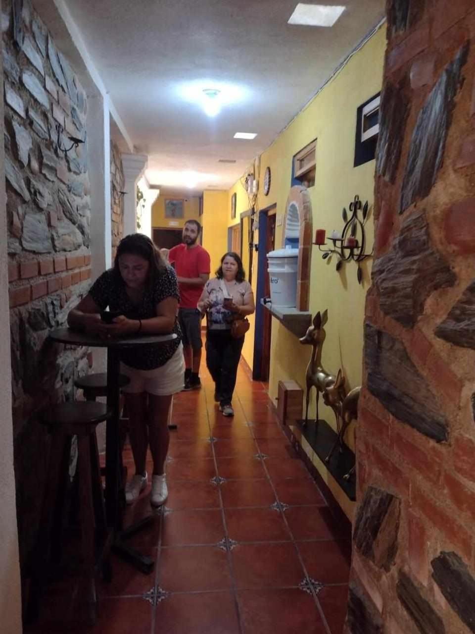 Hotel Posada Gutierrez Antigua Екстериор снимка